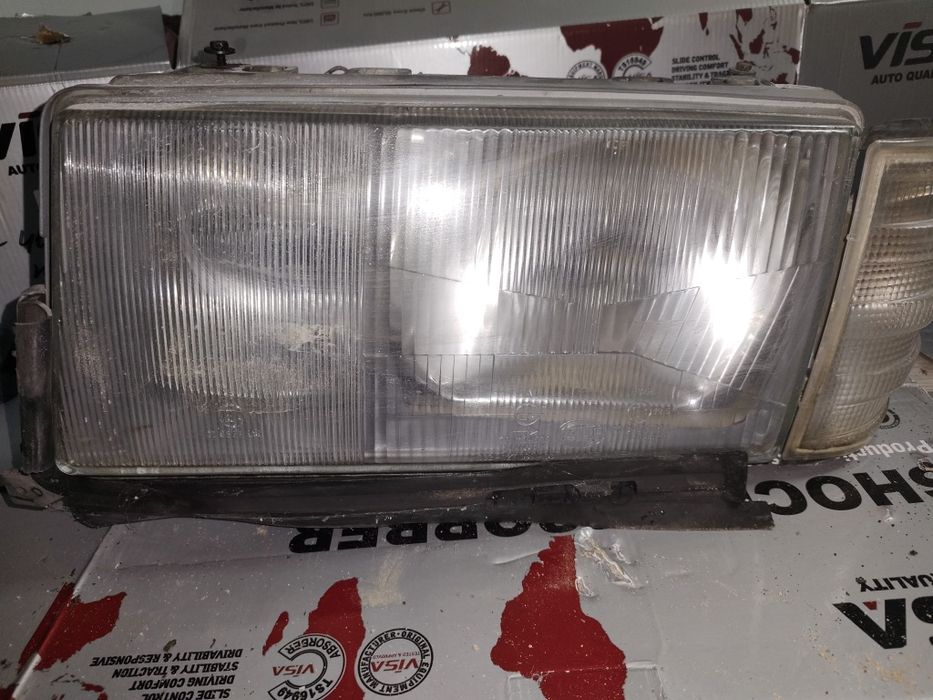 Оригинальные фары от Мерседеса W201.