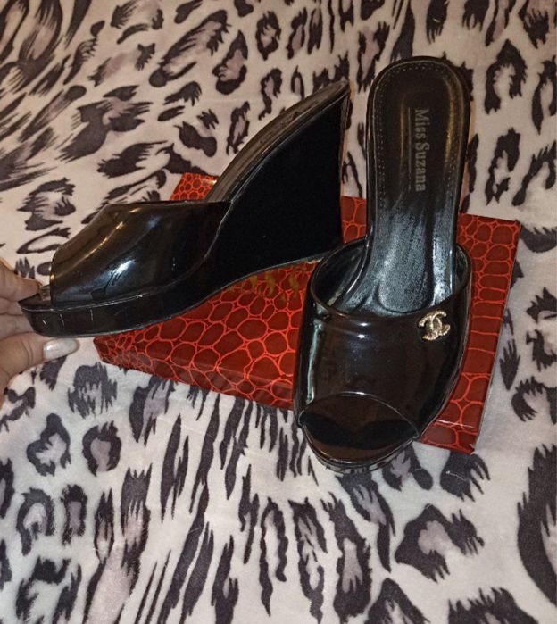 Шлепки ,размер 40,высокий подъем