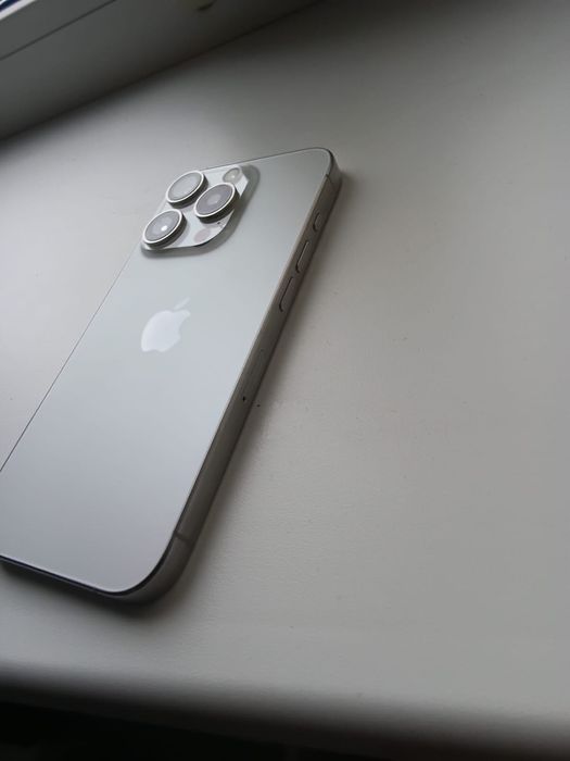 Iphone 15 pro 256 мб