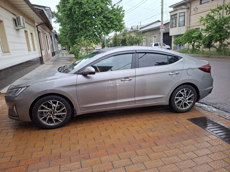 Hyundai Elantra 2020