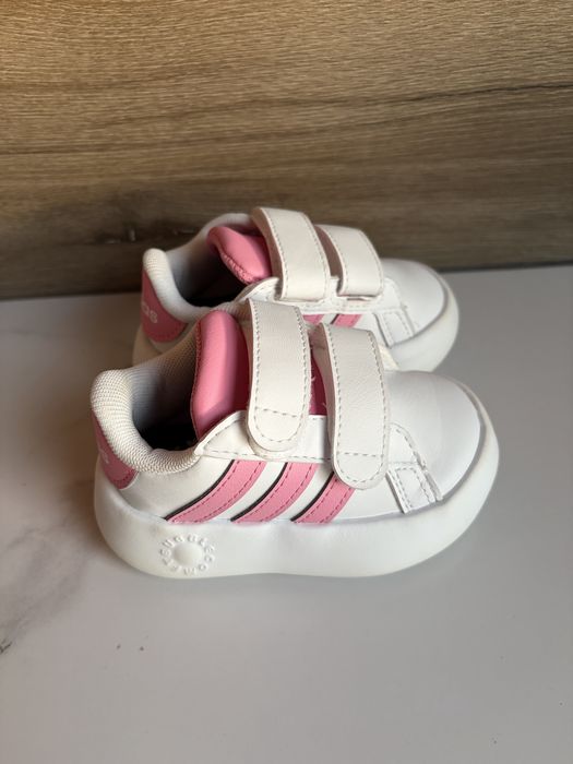 Детски обувки Adidas 19