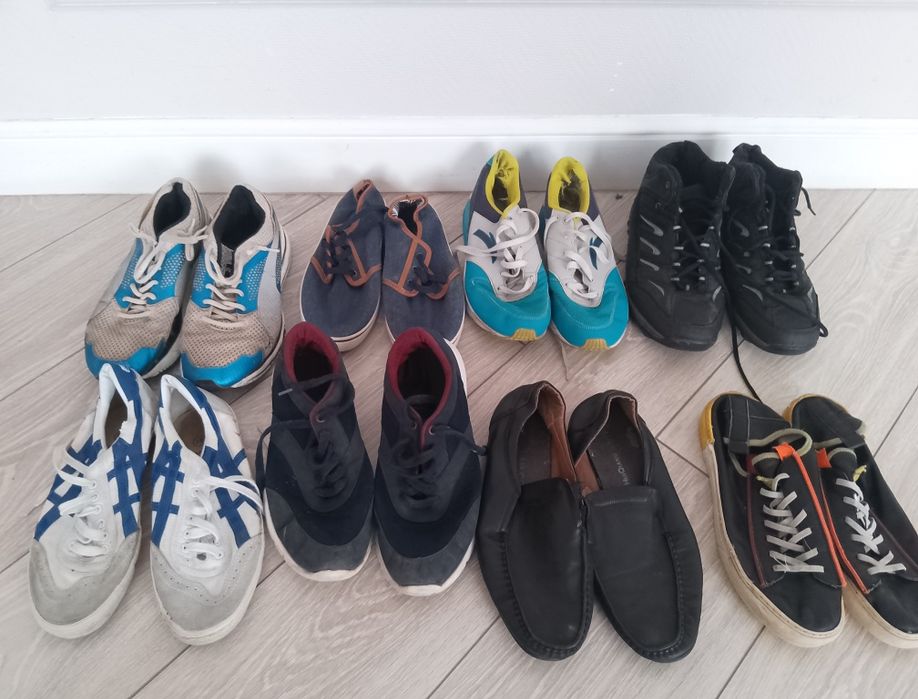 Продам кроссовки и ботинки для рабочих.