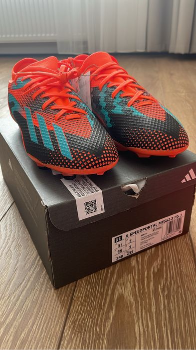 Бутсы Puma, Adidas