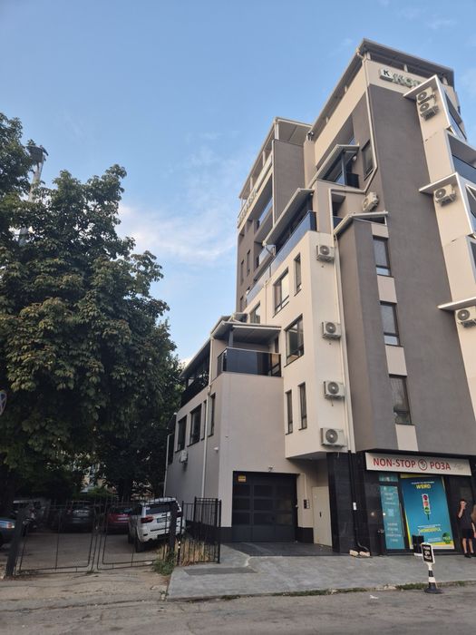 Дава се под наем Двустаен апартамент в Плевен, Идеален център - 85 кв.м за 510 € - Снимка #10