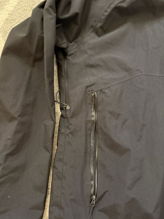 The North Face Windbraker яке