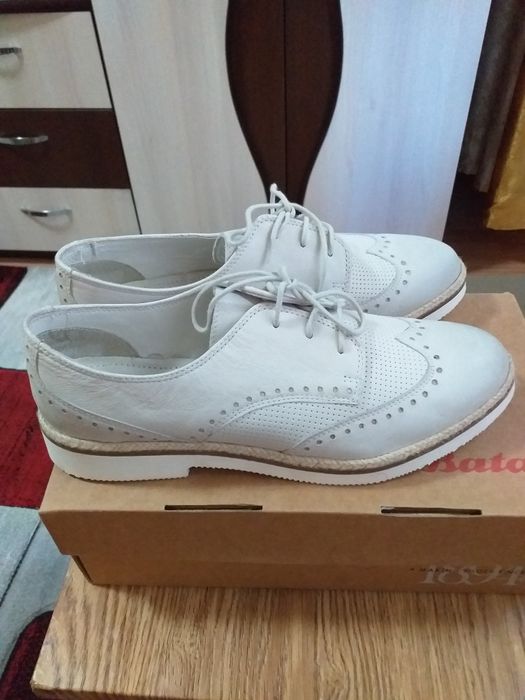 Vand pantofi PIER ONE Bata,unisex,noi, gri,  40,pret 100lei negociabil
