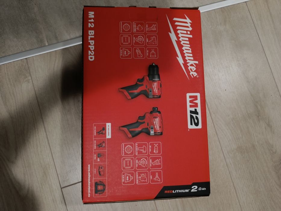 Milwaukee комплект Винтоверти M12  Чисто Нови
