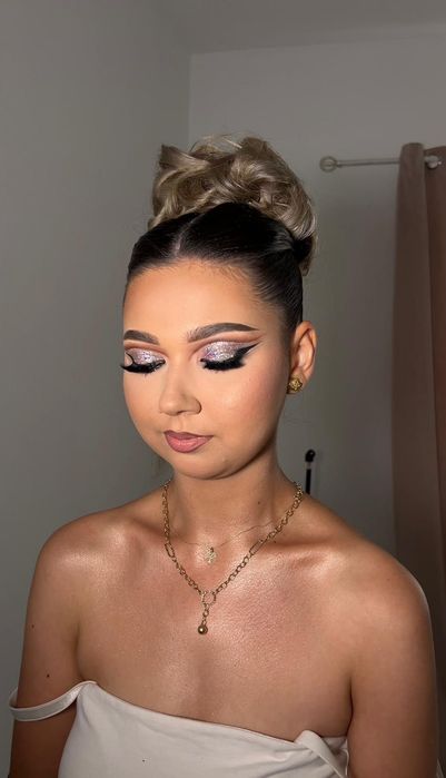 Machiaj și coafat la domiciliu