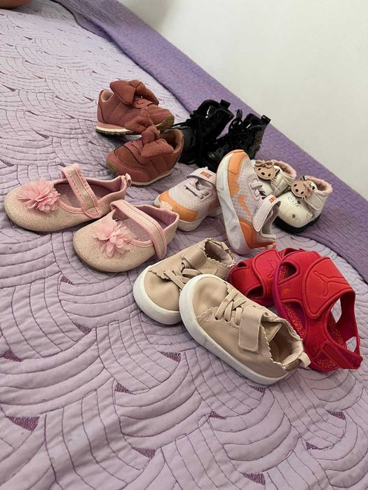 Papuci fetite  purtati , dar in stare buna