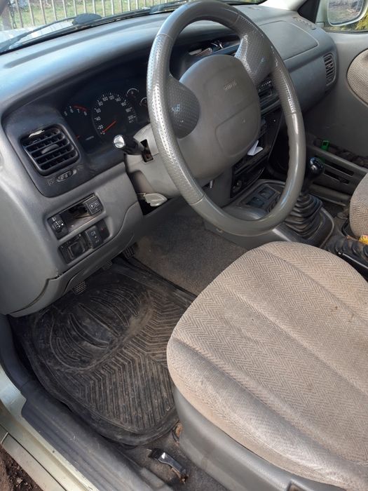 Продавам Сузуки Гранд Витара 2000 куб.128 к.с.Газова уредба,повдигнат