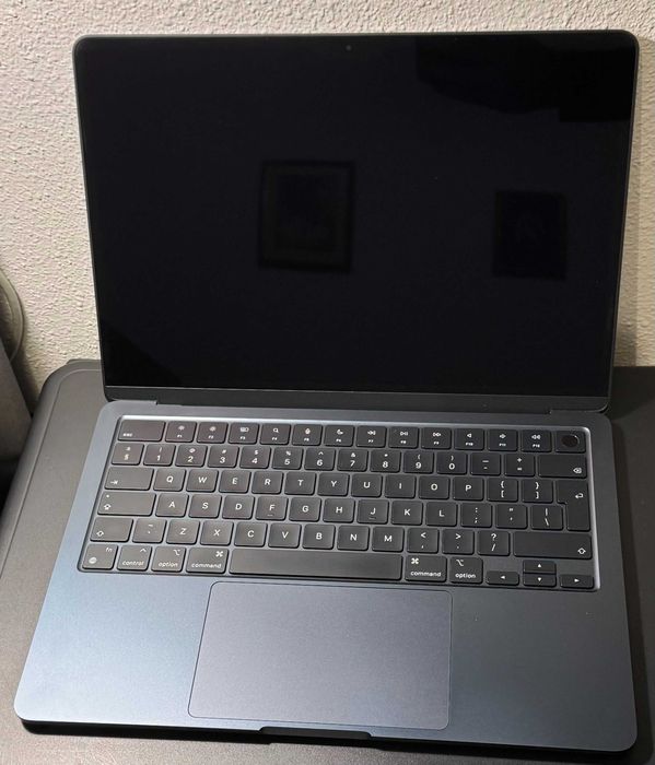 Laptop Macbook Air 13", M3, 16GB RAM, 512GB SSD