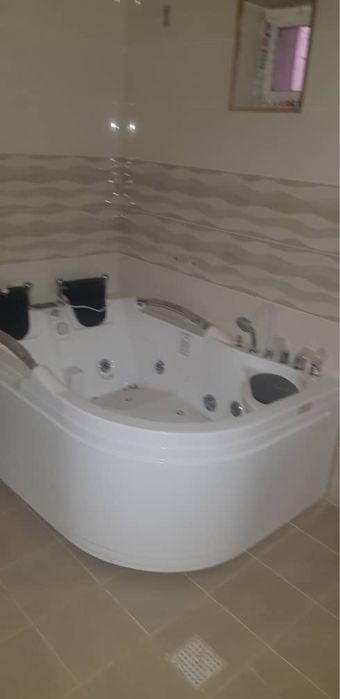 Хай-тек стилида курилган 9 хонали 20 соткали  уй сотилади