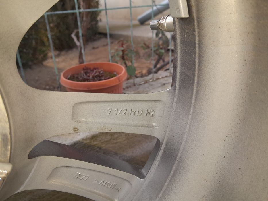 Vând roți bmw,225 55 17.   M+S