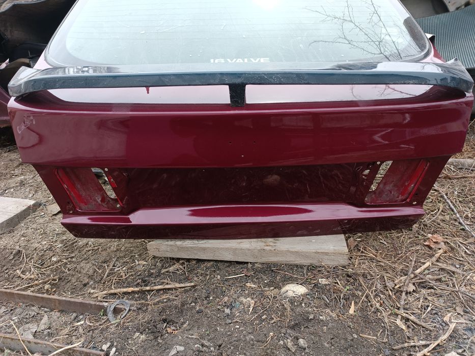 Запчасти Тойота Карина е