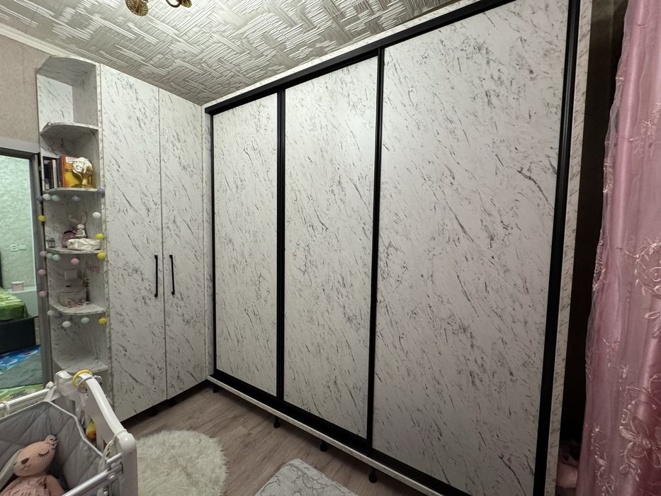 Угловой шкаф купе