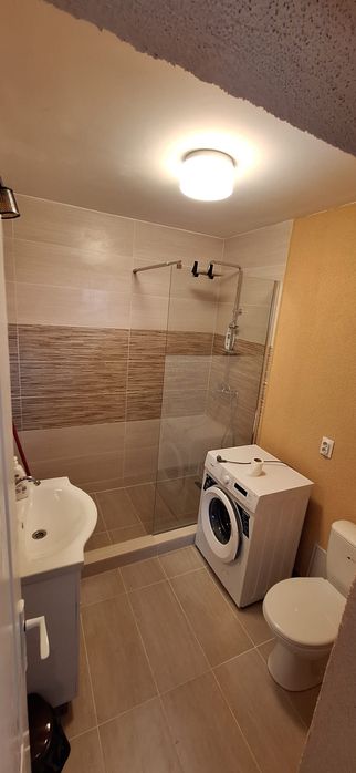 Chirie Casă Curte Privată