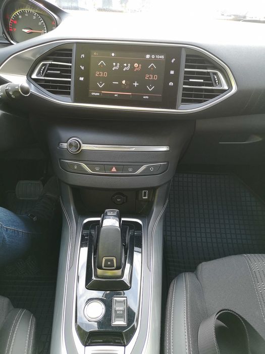 Продавам Пежо 308