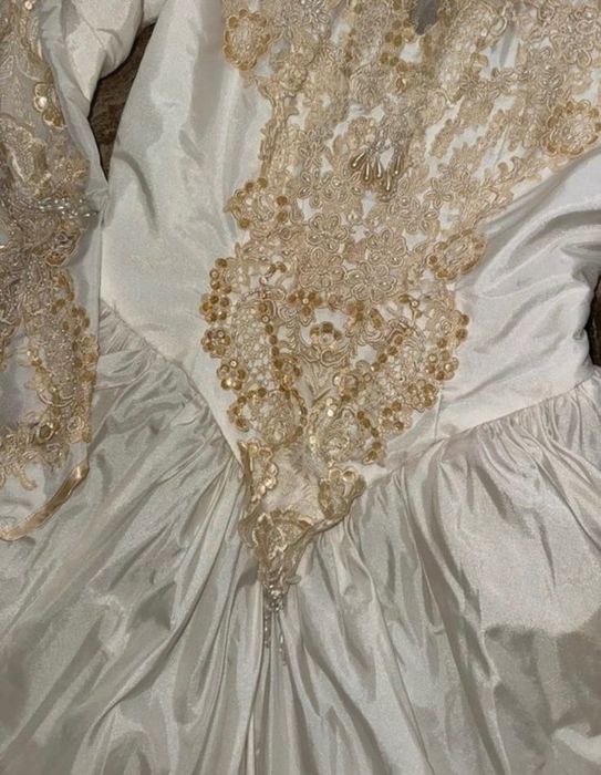 Rochie de Mireasă Vintage Autentică, Anii '80, "Creation" (Made in Belgium)