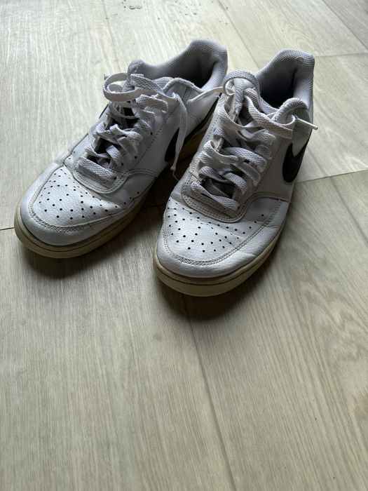 Adidasi de vanzare pe degeaba