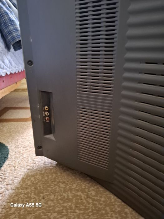 Телевизор LG FLATRON в хорошем состоянии