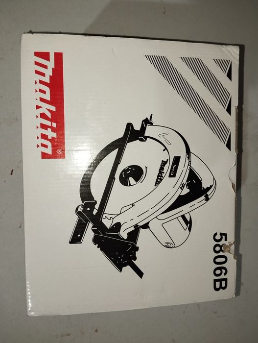 Циркулярка Makita по дереву