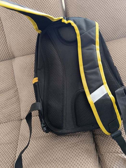 Рюкзак школьный продам новый