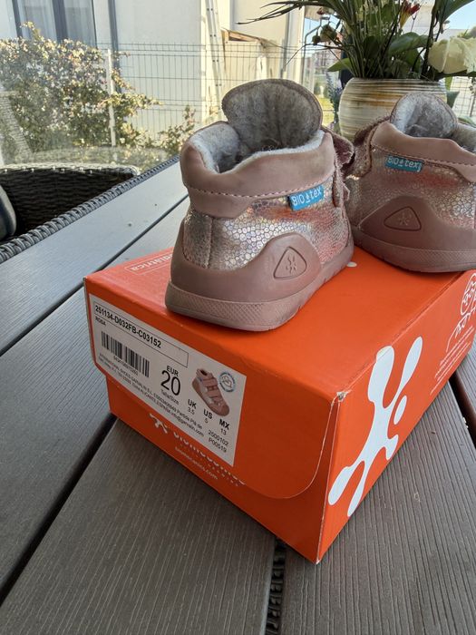 Incaltari Biomecanics