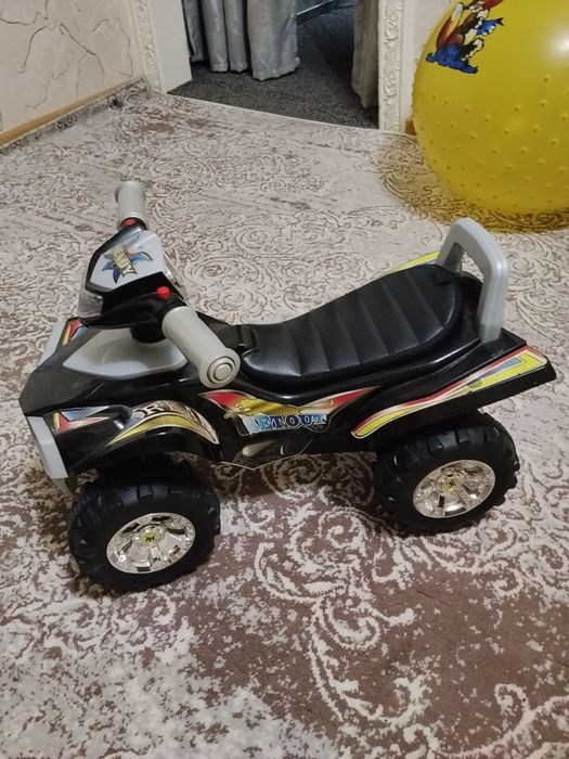 Продается машина для малыша