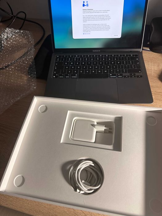 Apple MacBook Air M1 2020 13" | 8GB RAM | 256GB SSD | Full Box