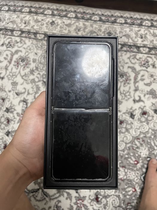 Galaxy Z Flip 3 5g сломаный