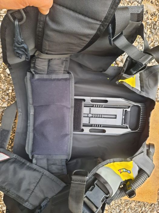 Продавам водолазна жилетка за гмуркане Mares