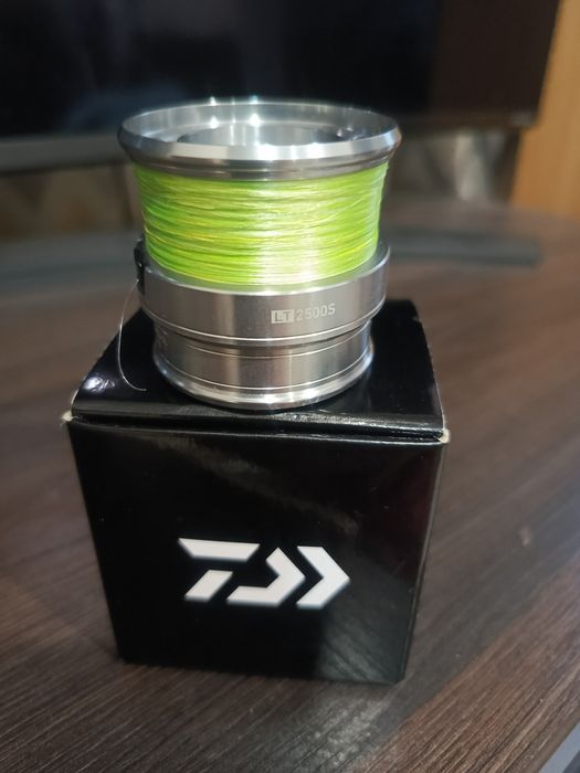 Катушка Daiwa шпуля 2500.