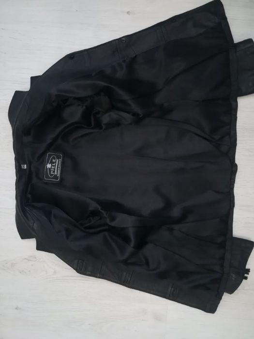 Haina de piele marimea 38/40