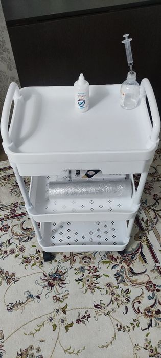 Продам косметологический столик