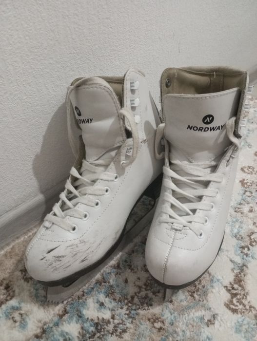 Продам коньки любительские