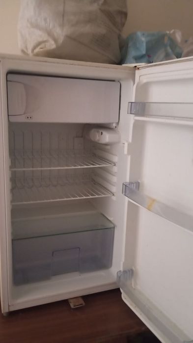 Продам холодильник, Sovutgich sotiladi (holodilnik, xolodilnik)