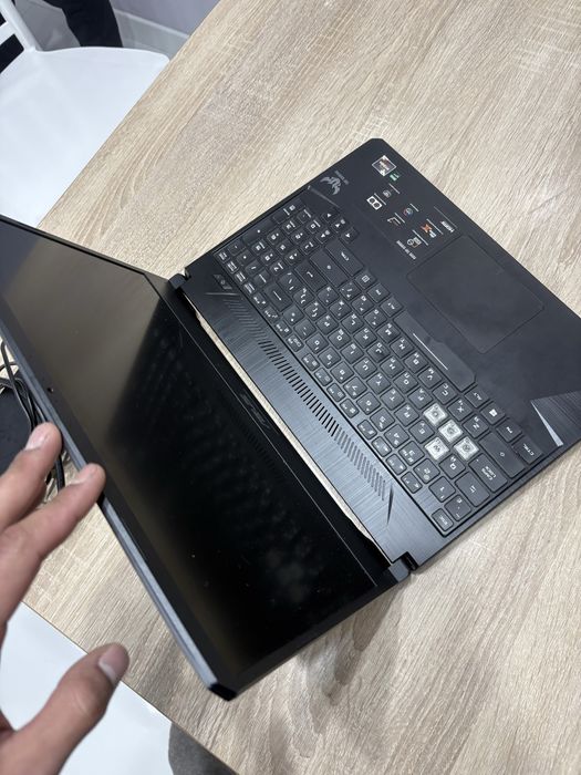 Ноутбук Asus игравой
