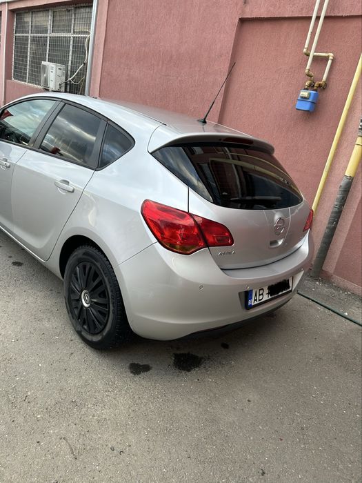 OPEL  ASTRA  J -1.7 CDTI ecotec