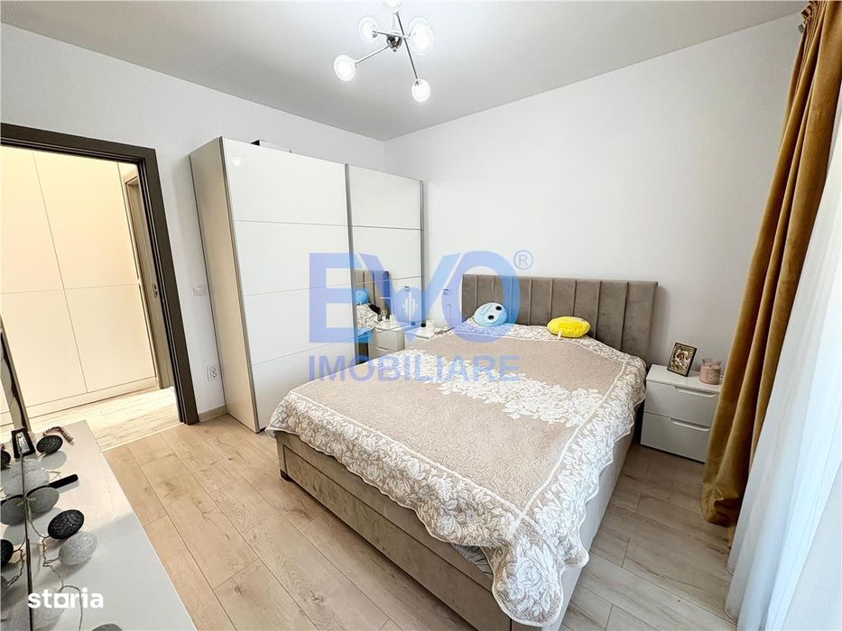 Apartament cu 3 camere, prima inchiriere, geam la baie, zona Rediu