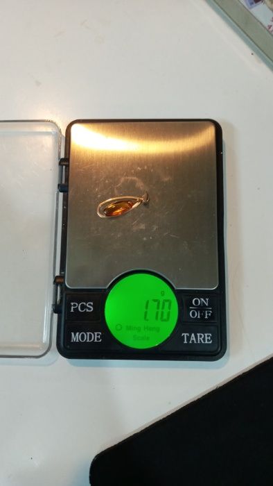 Золотой кулон с янтарем, 2 грамма, 583.