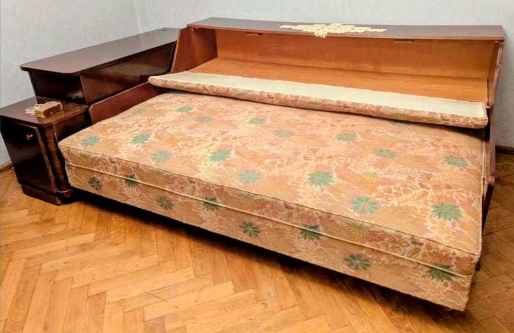 Canapea extensibila/recamier vintage+lada de zestre– stare perfecta