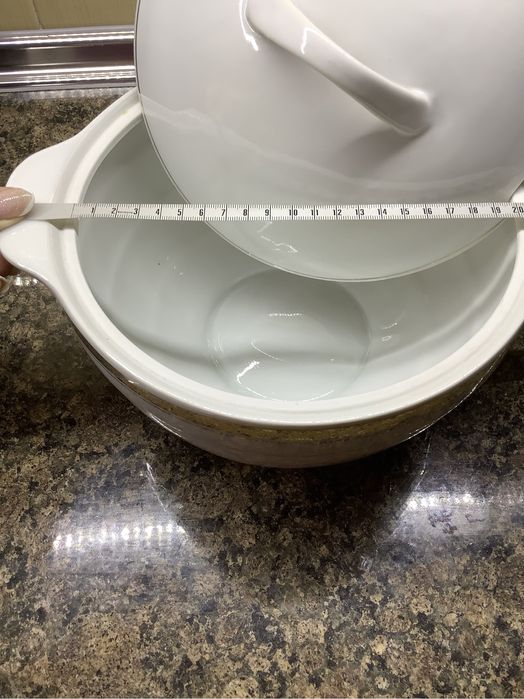 Нов порцеланов супник,плата, сосиера