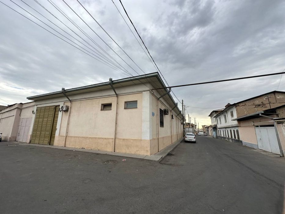 Нурафшон кучадан кирганда 50 метр Бурчак 6 сотка под нежилой