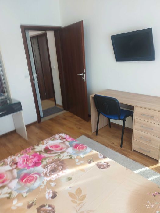 Дава се под наем Тристаен апартамент в Плевен, Дружба 3 - 110 кв.м за 459 € - Снимка #4