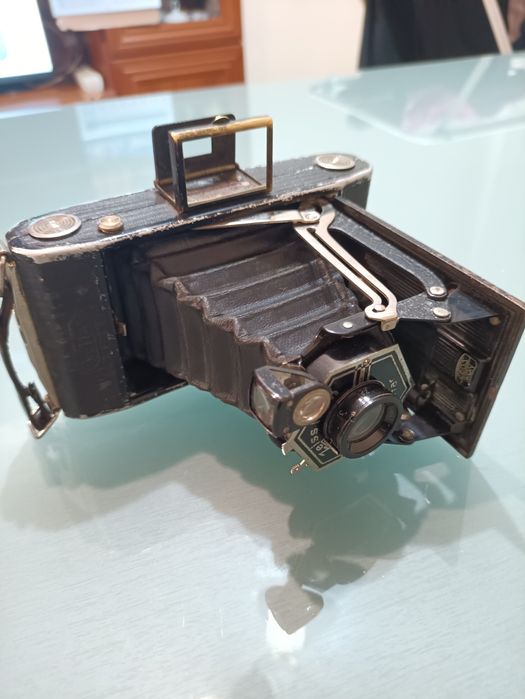 Продавам ретро фотоапарат Zeiss Ikon Ikomat