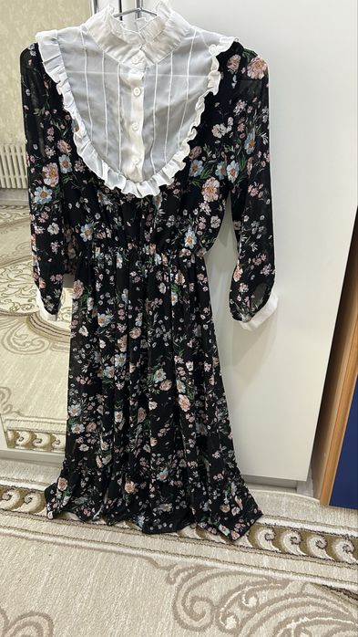 Продам платья б/у