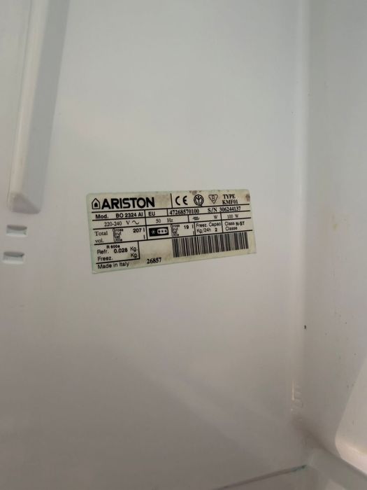 ARISTON холодильник