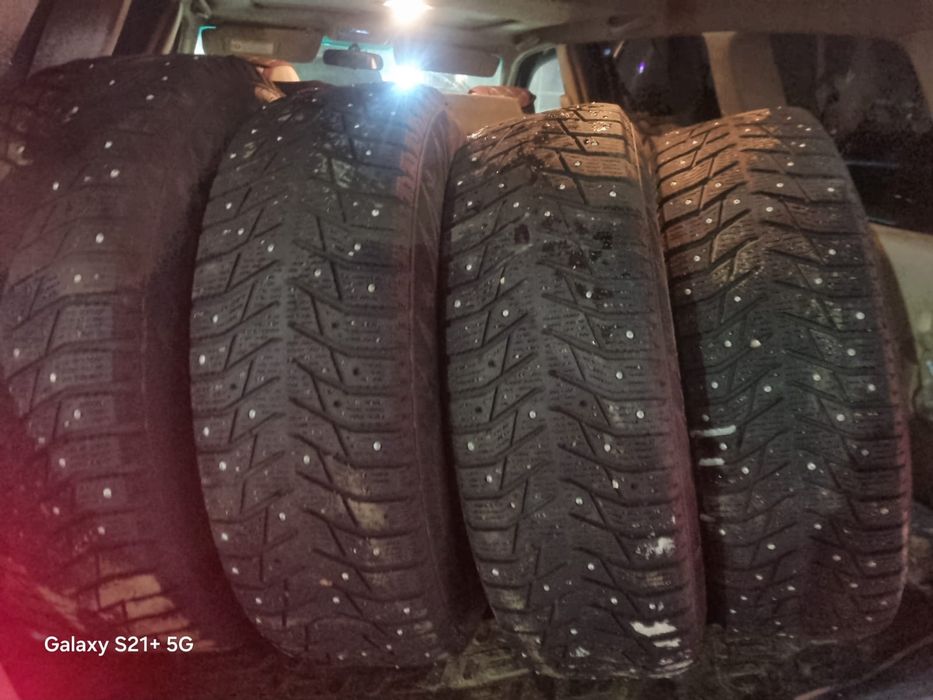 Продам комплект зимней резины