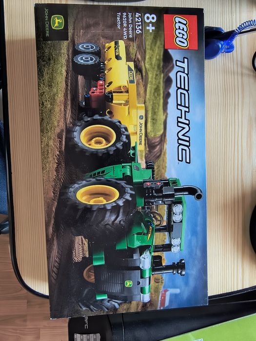 NOU in Cutie - Lego 42136 - John Deere 9620R 4WD Tractor