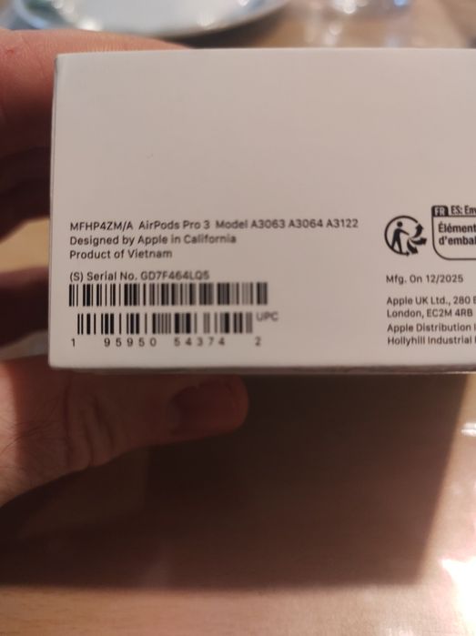 Продавам нови AirPods Pro 3